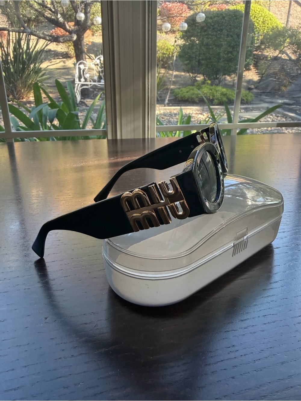 Amazon: vintage cat eye women sunglasses